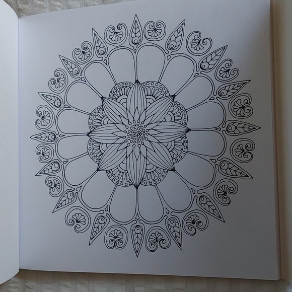 🇨🇦3 For $20🇨🇦NWOT ADULT COLOURING BOOK - Picture 6 of 7